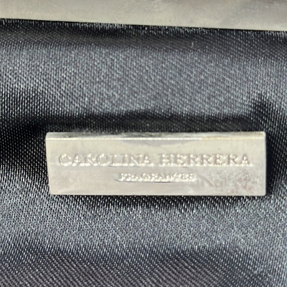 Carolina Herrera kiss lock black and silver clutch - Picture 7 of 8